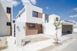 Estrena casa a minutos del aeropuerto