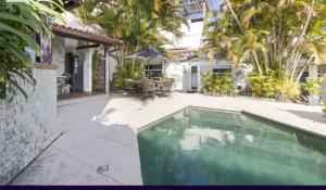 Casa de luxo em Geriba a 150 m da praia!