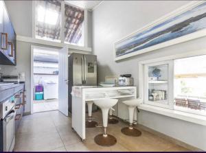 Casa de luxo em Geriba a 150 m da praia!