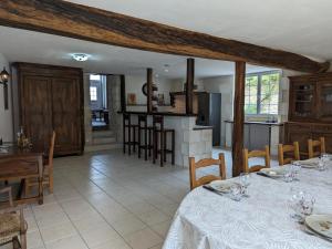 Maisons de vacances Gite Salles-Lavalette, 5 pieces, 8 personnes - FR-1-653-243 : photos des chambres