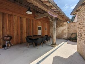 Maisons de vacances Gite Salles-Lavalette, 5 pieces, 8 personnes - FR-1-653-243 : photos des chambres