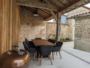 Maisons de vacances Gite Salles-Lavalette, 5 pieces, 8 personnes - FR-1-653-243 : photos des chambres