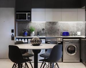 1 Bedroom Luxury Apartment in Luxury Hotel & Apartments in Sandton Central