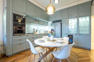 Downtown Luxury Retreat