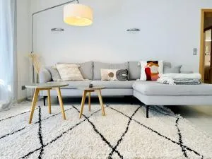 LIKE HOME, cozy apartment, 2 bedrooms, Netflix, 55" TV, balcony, parking, self-check-in - 贝内迪克特博依恩