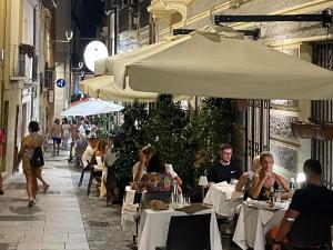 Luxury Marina Apartments img52