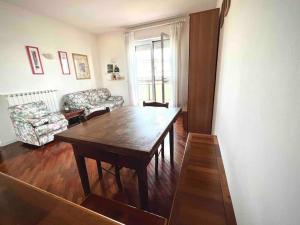 FronteMare - elegante appartamento sul lungomare con Wi-Fi, parking e bici