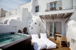 Honeymoon Suite with Outdoor Hot Tub