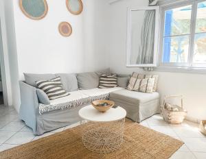 Blue Seaside Spacious Maisonette