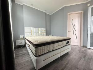 Apart on 26 floor in Real Palace, Pirosmani 18 D