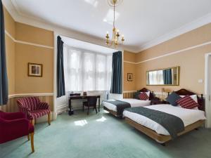 Twin Room room in Beech House Hotel