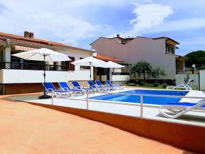 Apartments Rudez - pool - jacuzzi