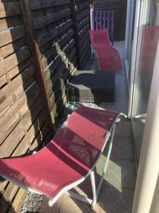 Pavillon 3 chambres avec véranda et climatisation.