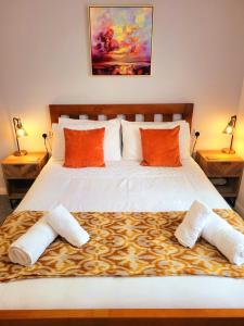 1 Merchants Gate - 2 bedroom, city apartment with private parking