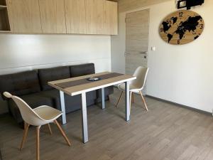 Avarka House, cozy family place, free parking and wifi, in Camp Dalmatino
