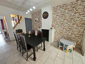 Villas Maison familiale, 3 chambres, jardin et parking prive : photos des chambres