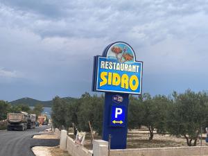 Avarka House, cozy family place, free parking and wifi, in Camp Dalmatino
