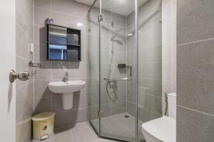 Big Promo 20% Luxury 2BR Apt - City Skyline View- Hot