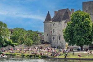 Maisons de vacances Jacuzzi et detente a FLAGY a 1h de Paris : photos des chambres