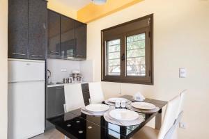 Peroulia Bay View Studio