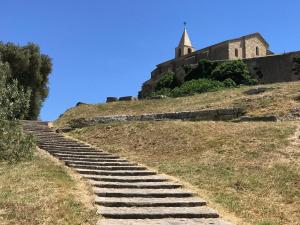 Maisons de vacances Charmante maison de ville avec jardin, terrasse et terrain de petanque : photos des chambres