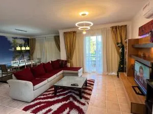 Naama bay Luxury stylish entire flat with en-suit rooms -centre of Sharm - 沙姆沙伊赫