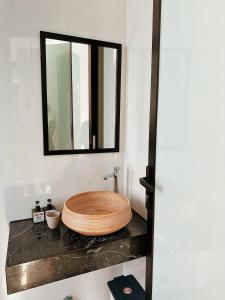 Phòng Có Giường Cỡ King Với Ban Công (King Room with Balcony)