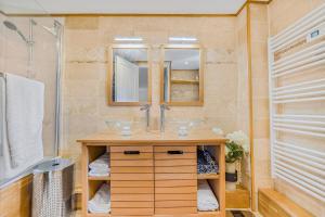 Villas Villa & Studio Loft climatises,piscine privee,fitness,proche Cannes, Grasse, Frejus : photos des chambres