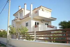 Mountain-to-Sea Oasis - 卡利维亚索里库