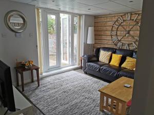 Private garden apartment with secure parking