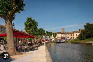 Maisons de vacances Chateau sur le Canal du midi proche de Carcassonne : photos des chambres