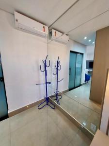 Uma Linda Vista com Quarto Privativo no Ed. Vertigo