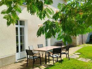 Maisons de vacances Gite La Neuville-sur-Essonne, 4 pieces, 6 personnes - FR-1-590-107 : photos des chambres