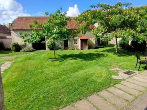 Maisons de vacances Gite La Neuville-sur-Essonne, 4 pieces, 6 personnes - FR-1-590-107 : photos des chambres