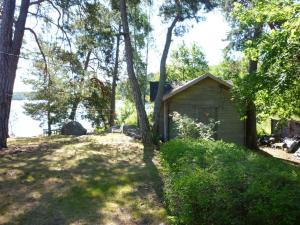 obrázek - A house by the sea near the city