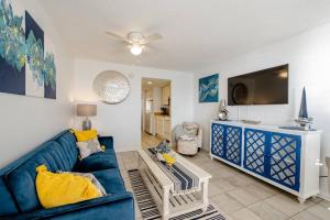 Royal Retreat-Amazing view-King bed-1 bedroom-Full kitchen-Free parking-Self check-in