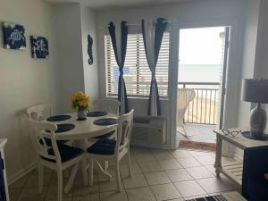 Royal Retreat-Amazing view-King bed-1 bedroom-Full kitchen-Free parking-Self check-in