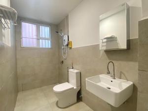 FzSplash Homestay - For Muslims