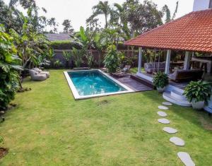 Villa Santai, huge garden Seminyak square