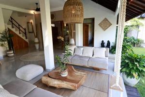 Villa Santai, huge garden Seminyak square