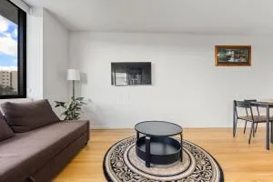 Spacious & Open 2 bd 2bth Unit in Canberra City - غولبورن