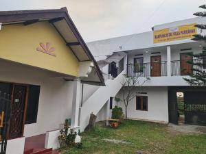 Kampung Istal Villa Pamijahan