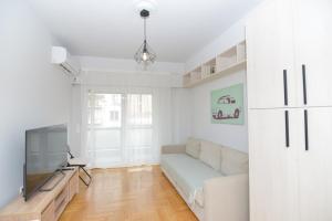 Acropolis area 2 bedroom 2 min from metro Syngrou