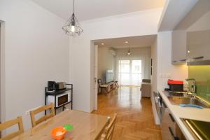 Acropolis area 2 bedroom 2 min from metro Syngrou