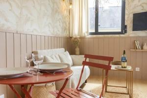 Appartements Ravissant pied a terre avec terrasse - Le Pere Banard : photos des chambres