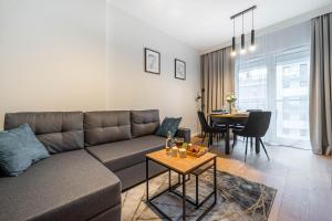 Kasprzaka29 Tower - City View, 9th Floor, Balcony, Targi Expo - by Rentujemy