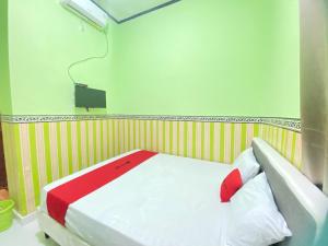 RedDoorz @ Porodisa Homestay Palu