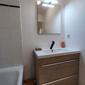 Appartements Montereau FY Appt 3P 2 ch Balcon : Appartement 2 Chambres