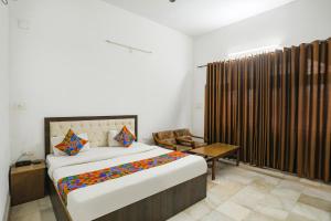 FabExpress Prashansa Palace