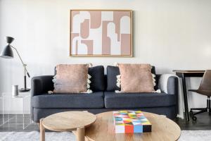 1B w WD Gym Rooftop Steps from T stop BOS-531